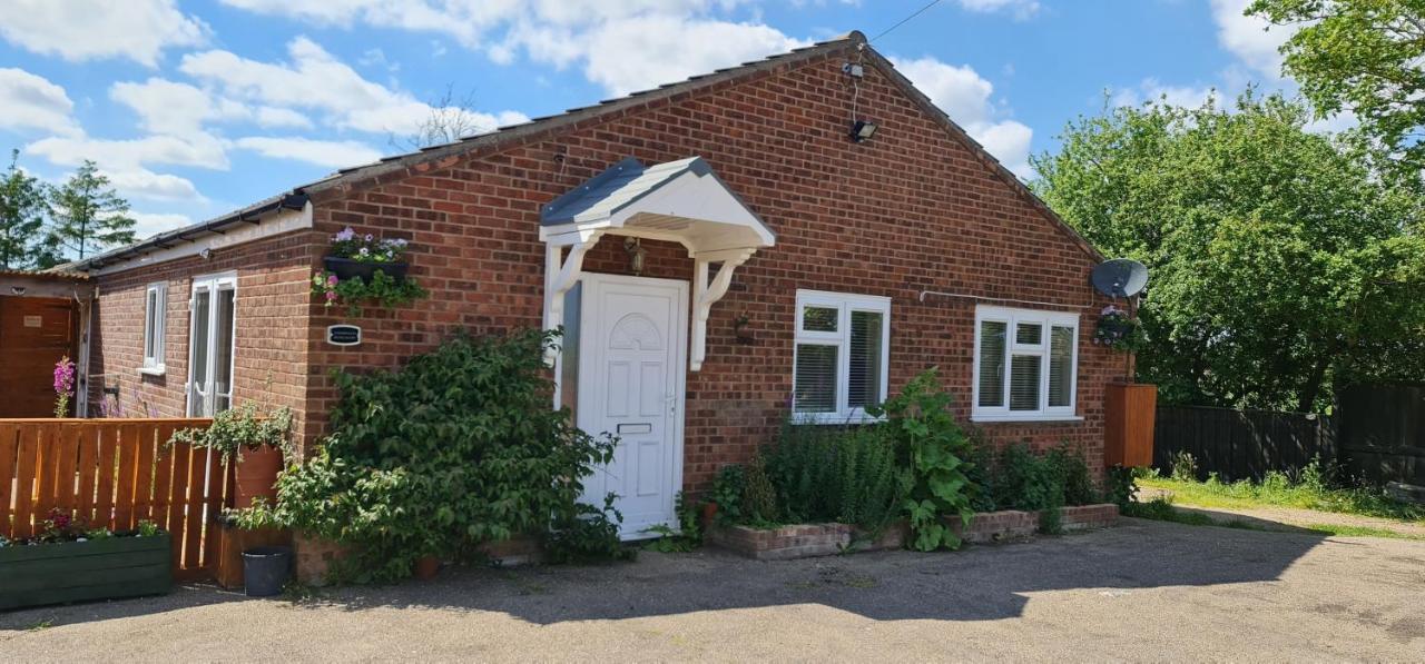 Sherwood Bungalow 3 Bedroom Entire Property Boston Exterior photo